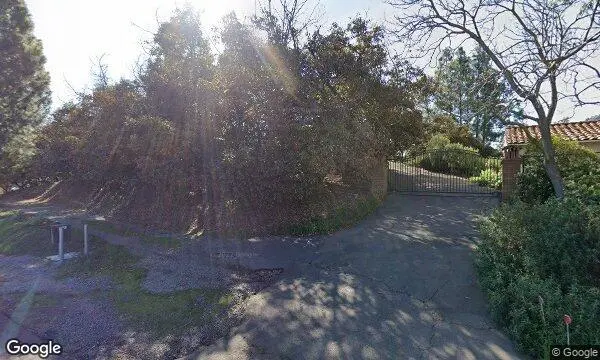 Street Views of Apple Picking at Corcoran Ranch Apple Orchard San Diego, California - 3