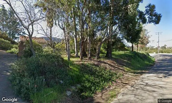 Street Views of Apple Picking at Corcoran Ranch Apple Orchard San Diego, California - 4