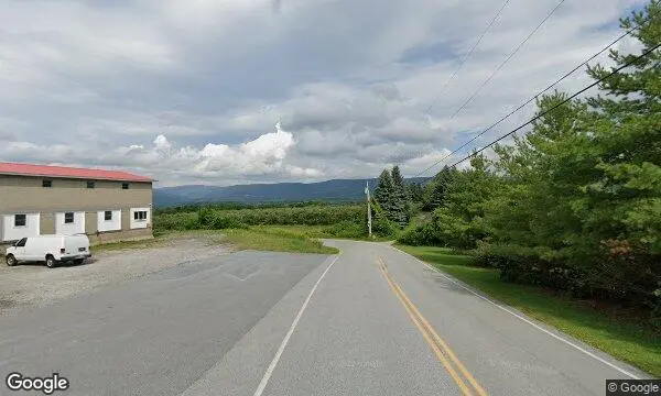 Street Views of Apple Picking at Southern Vermont Orchards Bennington, Vermont - 2
