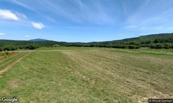 Street Views of Apple Picking at Wellwood Orchards Springfield, Vermont - 2