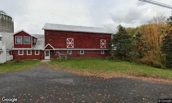 Street Views of Fruit Picking  at Grieg Farm Red Hook, New york - 1