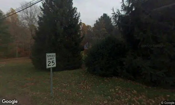 Street Views of Fruit Picking Farm at Belltown Hill Orchards - Pre-cut Christmas Trees in Connecticut South Glastonbury, Connecticut - 3