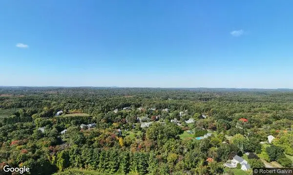 Street Views of Fruit Picking Farm at Honey Pot Hill Orchards Stow, Massachusetts - 1