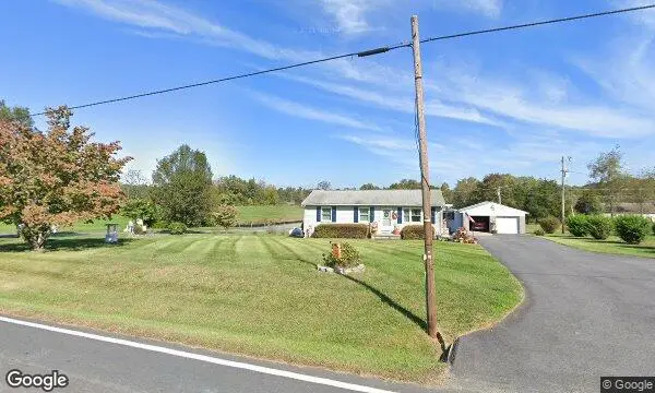 Street Views of Peach Picking at Fruit Hill Orchard Palmyra, Virginia - 1