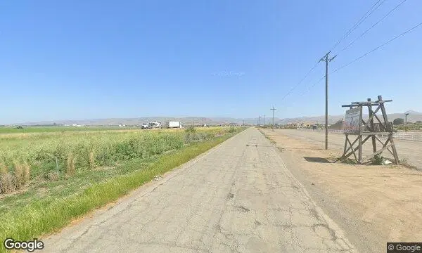 Street Views of Sunflower at Swank Farms, The Experience Hollister, California - 1