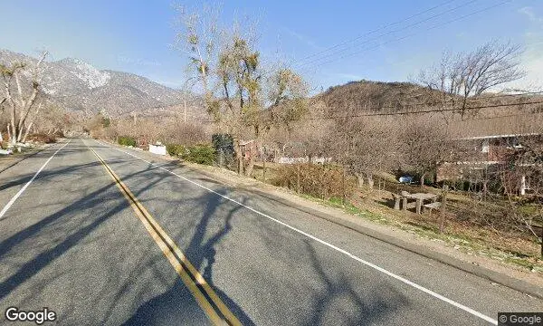 Street Views of Willowbrook Apple Farm Oak Glen, California - 2